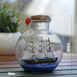 Kreative Glasflasche in Schiffsform