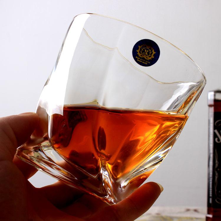 Elegante Tumbler für Whiskey und Wein | LuxaVino