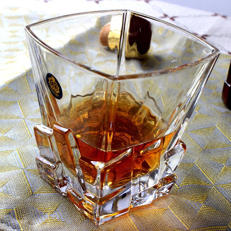 Elegante Tumbler für Whiskey und Wein | LuxaVino