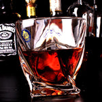 Whiskey- und Weingläser im Churchill-Stil