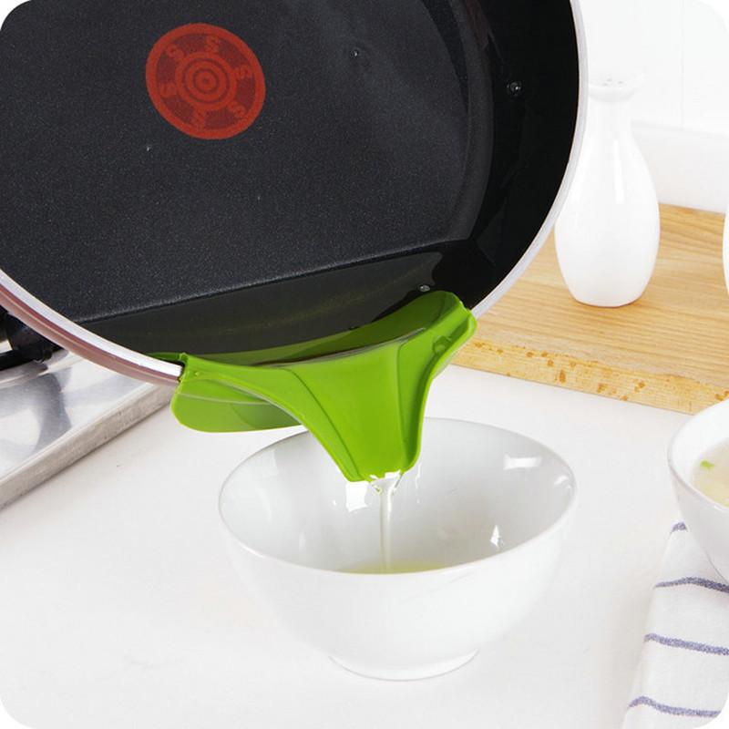 Flexibler Silikon-Trichter für sauberes Kochen