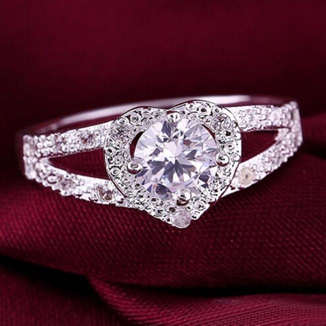 Herzring aus Sterlingsilber mit Kristallen