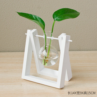 Moderne Holzvase mit stilvollem Akzent | NaturEleganz