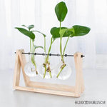 Dekorative Holzvase mit Holztablett