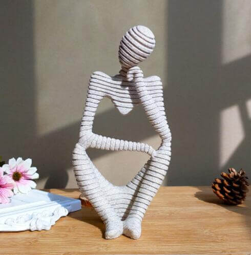 Skulptur einer kreativen europäischen Denkfigur zur Heimdekoration