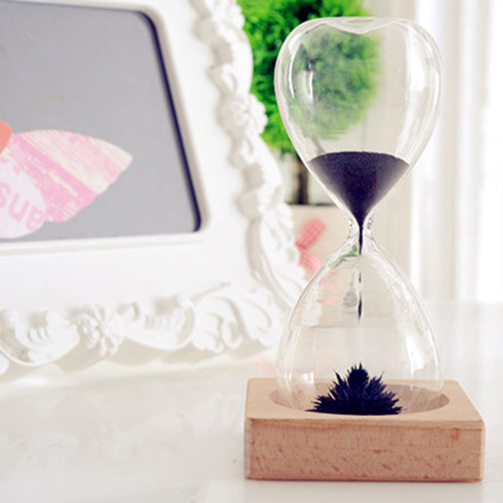 Kreative Sanduhr mit Magnetischem Design
