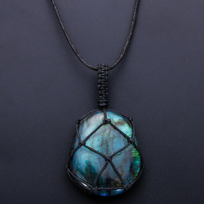 Powerful Labradorite Necklace – Stylish Jewelry with Meaning