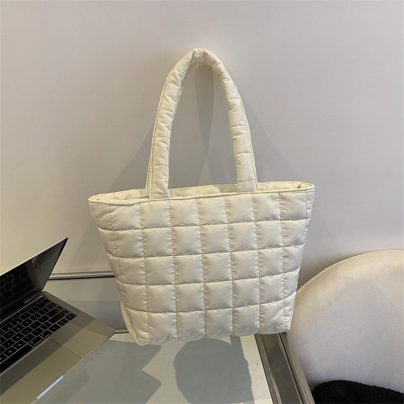 Stylish Tote with Ample Storage for Everyday Use