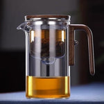 Elegante Glasteekanne mit Infuser für perfekten Teegenuss