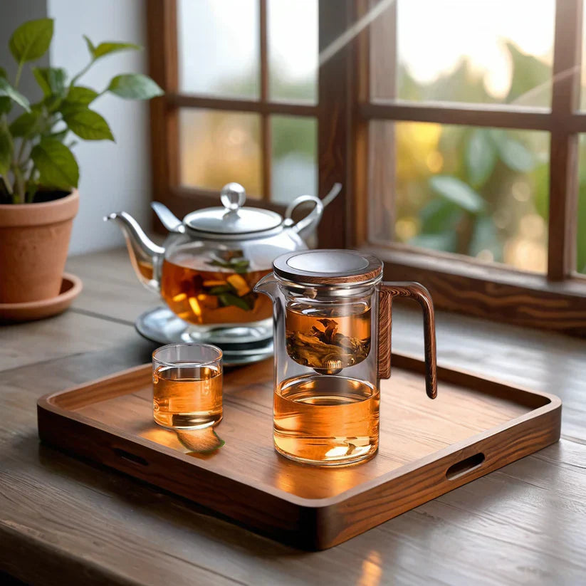 Elegante Glasteekanne mit Infuser für perfekten Teegenuss