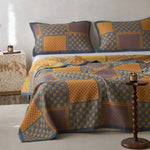 Airy vintage-style cotton blanket for all seasons