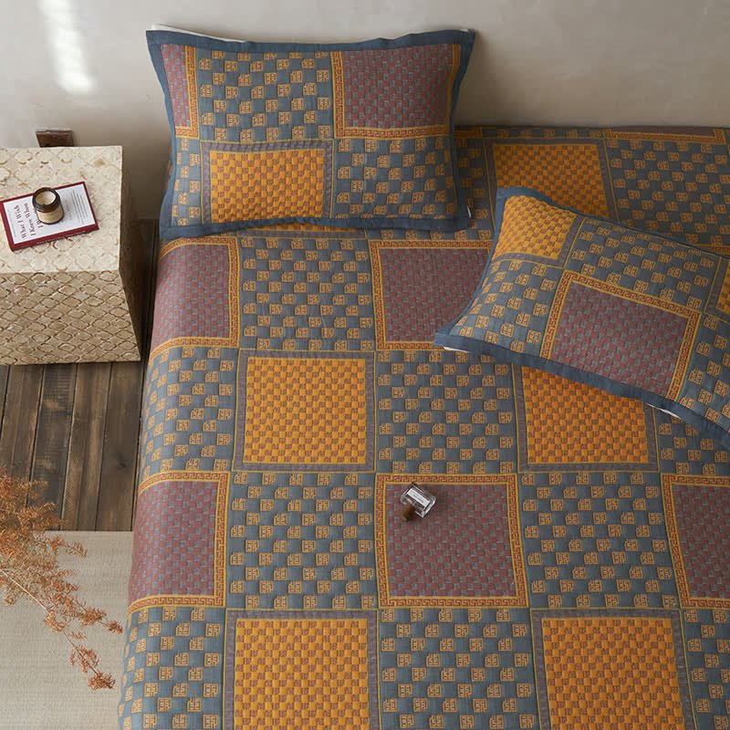 Airy vintage-style cotton blanket for all seasons