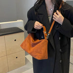Luxurious Shoulder Bag for Modern Everyday Use