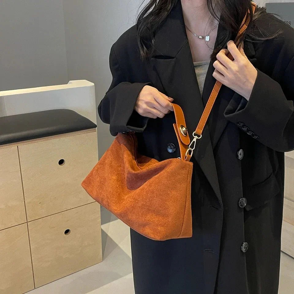 Luxurious Shoulder Bag for Modern Everyday Use