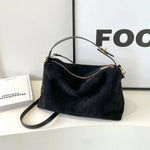 Luxurious Shoulder Bag for Modern Everyday Use