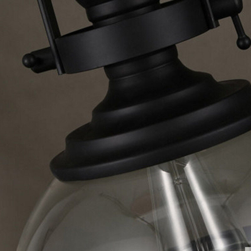 Stilvolle Hängelampe aus Glas im Retro-Industriestil