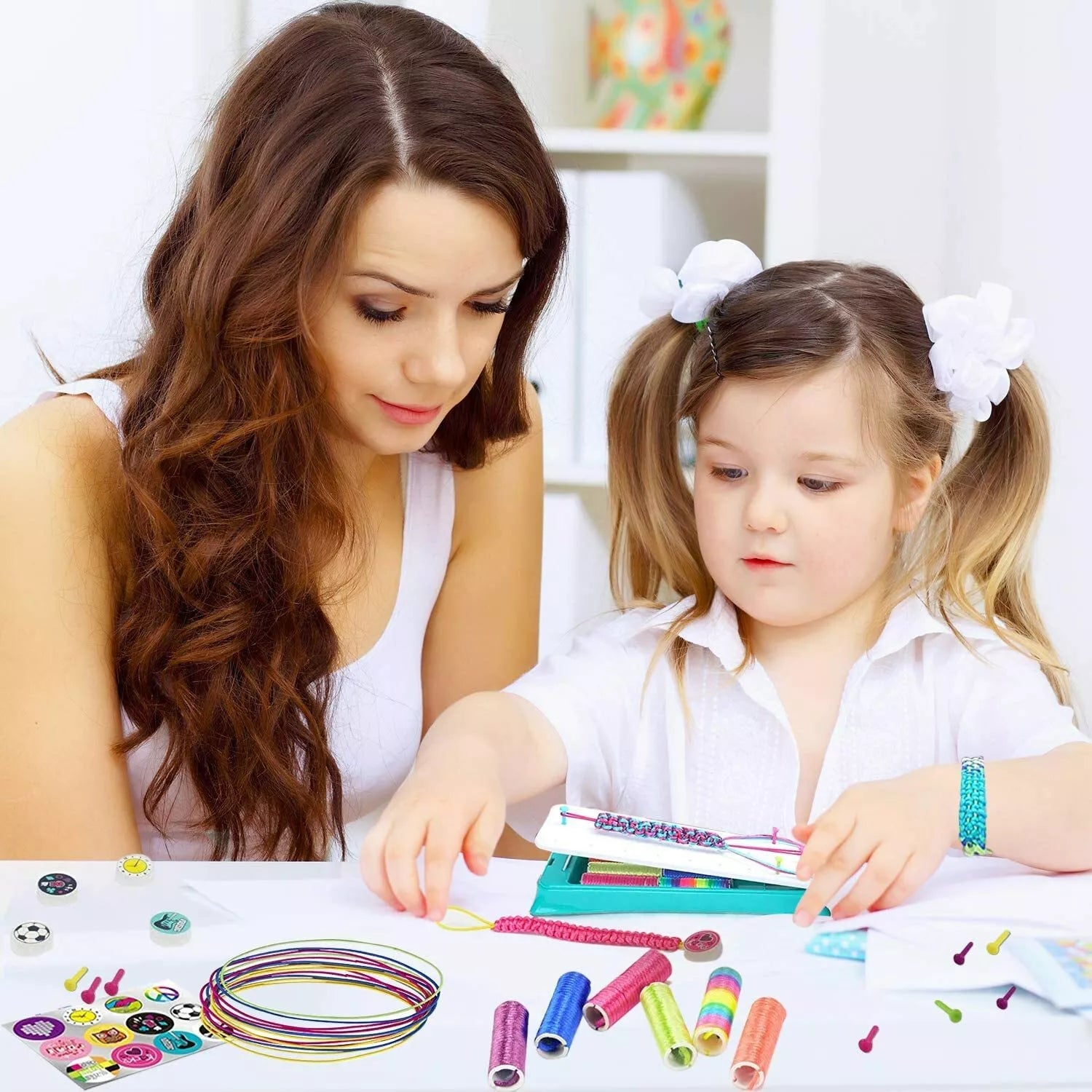 Set für kreative DIY-Freundschaftsbänder