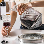 Kristallglas Karaffe – Eleganter 360° Rotationsspender | 1,5 L Wein- und Getränkedispensierer