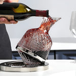 Kristallglas Karaffe – Eleganter 360° Rotationsspender | 1,5 L Wein- und Getränkedispensierer
