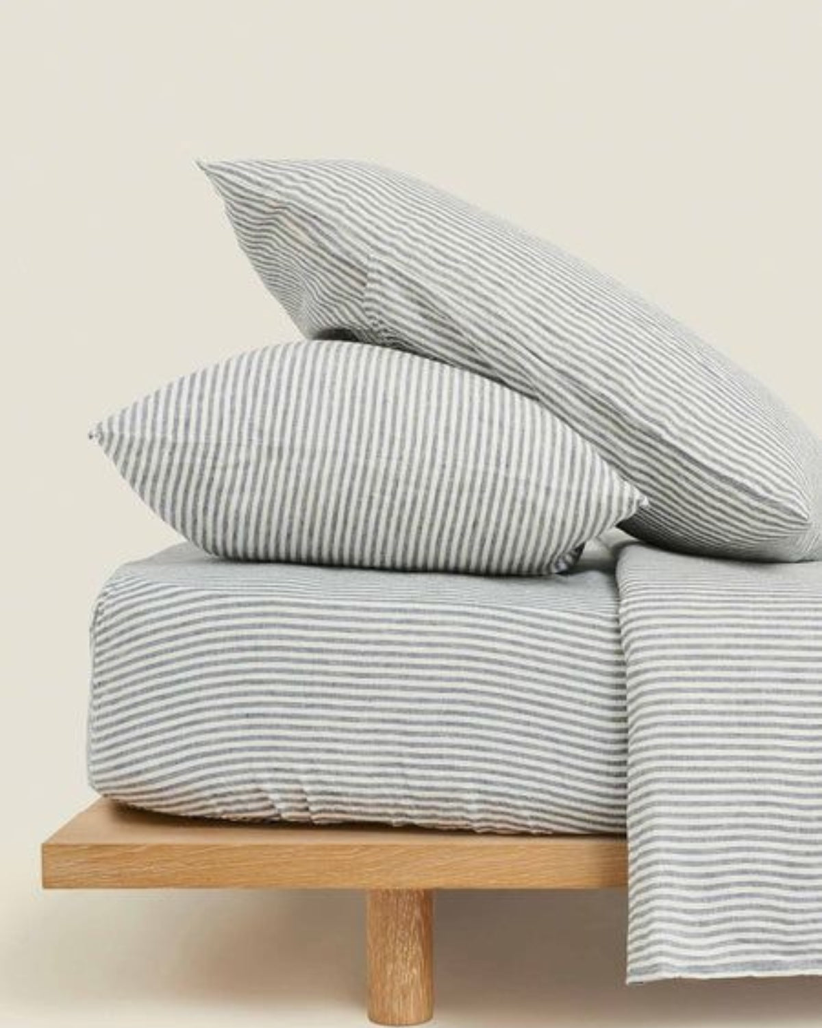 Elegant bedding set made of high-quality linen and cotton