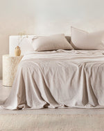 Elegant bedding set made of high-quality linen and cotton