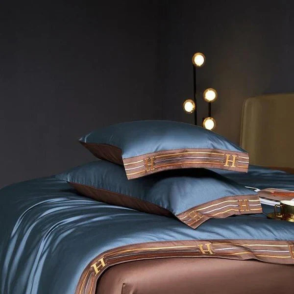 Elegant Satin Bedding Set for a Dream Bedroom