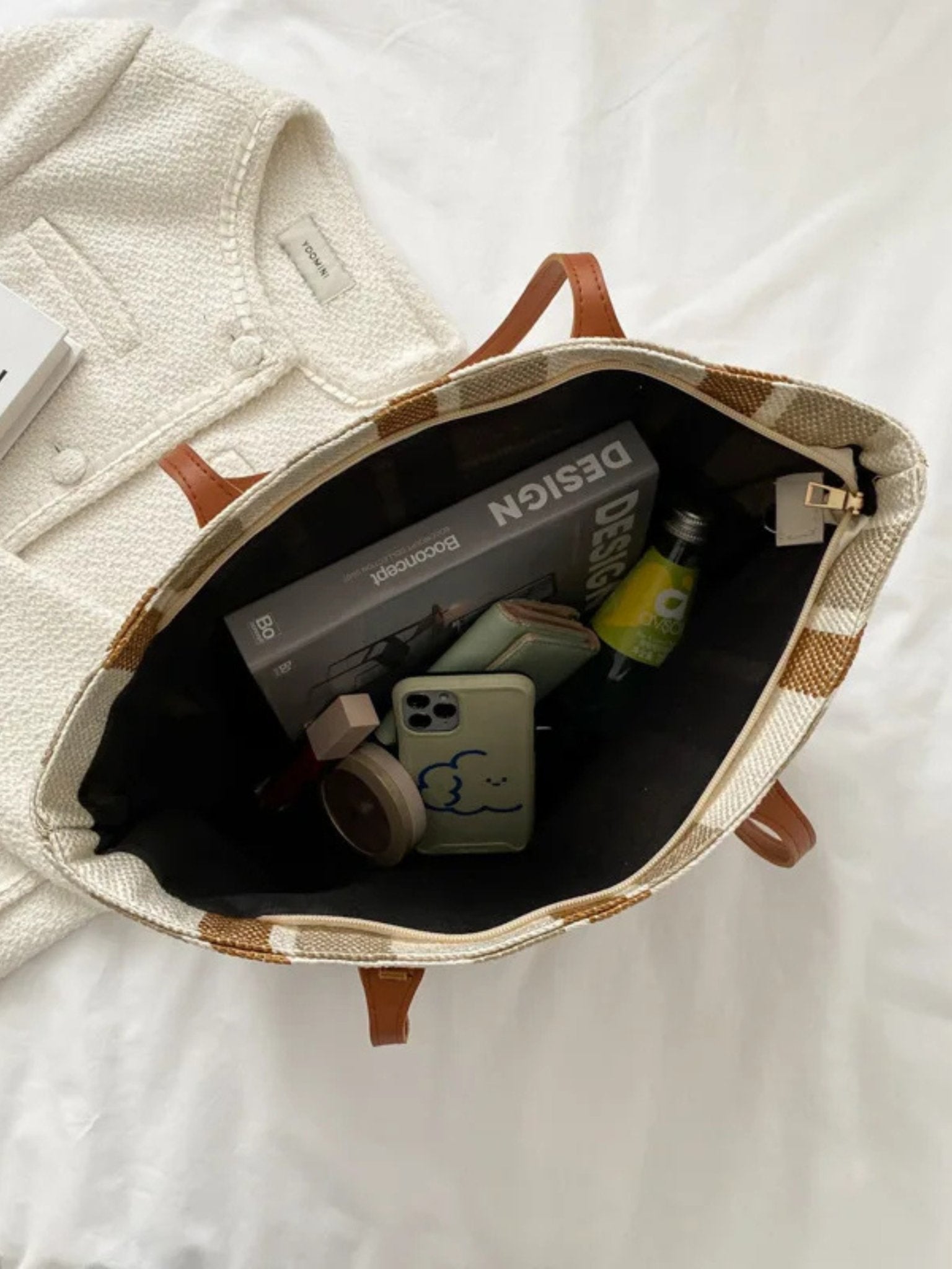 Modern Striped Canvas Bag for Any Occasion