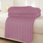 CozyCloud - Fluffy Sofa Blanket for Moments of Well-being