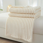 CozyCloud - Fluffy Sofa Blanket for Moments of Well-being