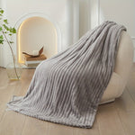 CozyCloud - Fluffy Sofa Blanket for Moments of Well-being