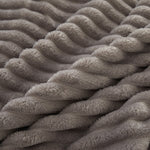 CozyCloud - Fluffy Sofa Blanket for Moments of Well-being