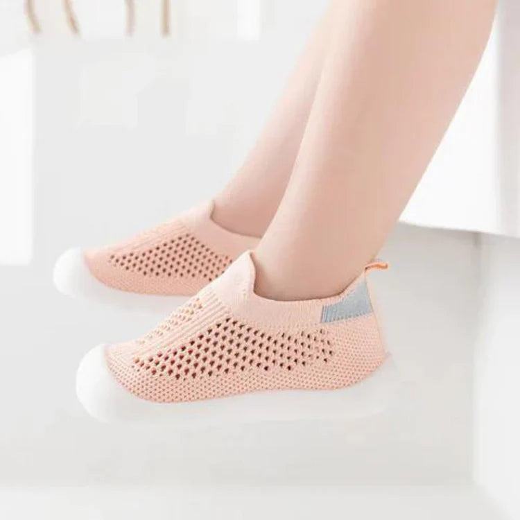 Bequeme Sneakers für Babys und Kinder