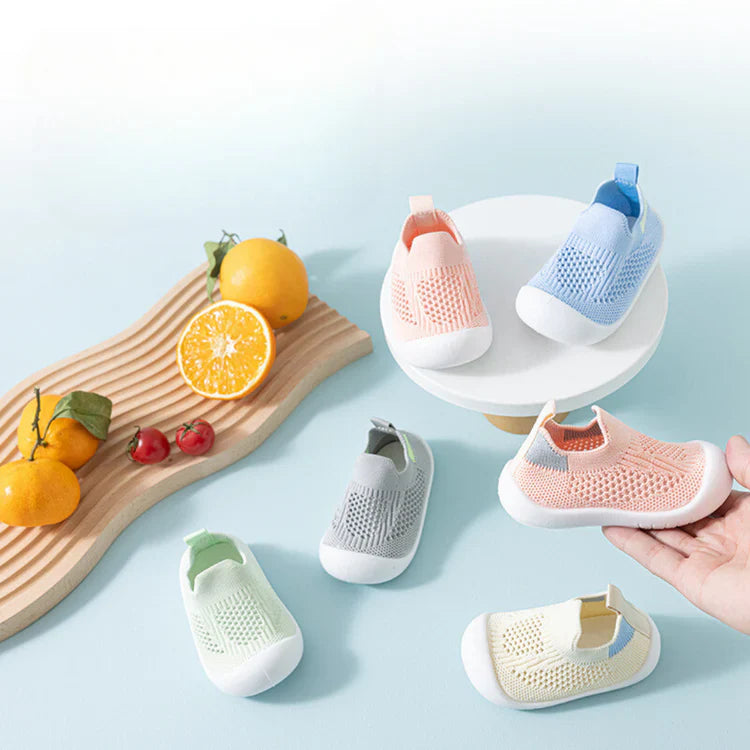 Bequeme Sneakers für Babys und Kinder