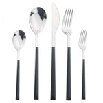 Elegantes Edelstahlbesteckset mit Holz-Marmor-Griff