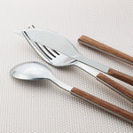 Elegantes Edelstahlbesteckset mit Holz-Marmor-Griff