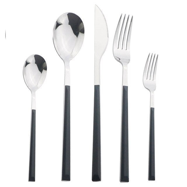 Elegantes Edelstahlbesteckset mit Holz-Marmor-Griff
