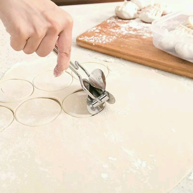 Praktischer Edelstahl Ravioli Maker – Perfekte Teigtaschen leicht gemacht