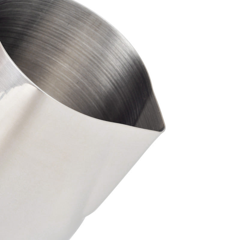 Elegante Edelstahl-Kaffeetasse mit Milchschaum-Design