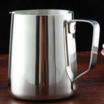 Elegante Edelstahl-Kaffeetasse mit Milchschaum-Design