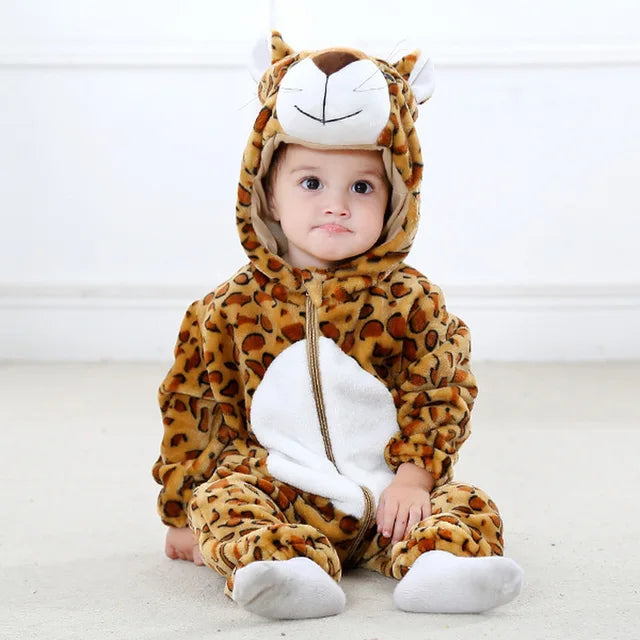 Flauschiger Tier-Strampler für Babys | Wolklin Overall