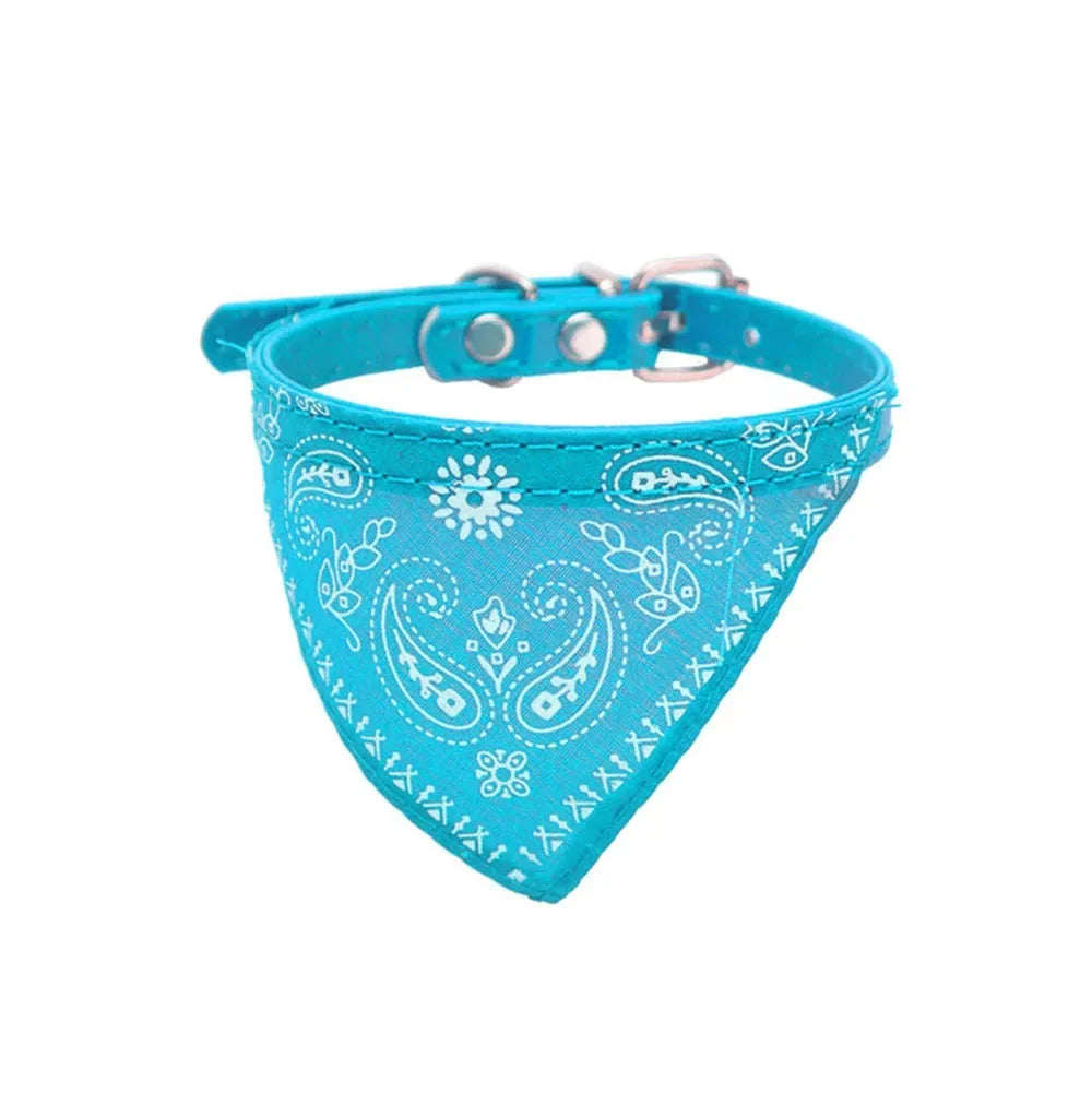 Feline Fashion Bandana Collar - Trendy Pet Accessory
