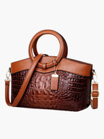 Elegant leather bag with practical shoulder strap