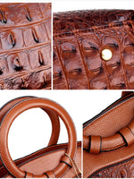 Elegant leather bag with practical shoulder strap