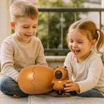 Spielzeug Überraschungsei mit schlüpfenden Tierchen für Kinder