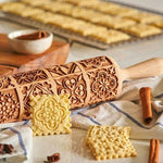 Weihnachtliches Nudelholz mit Ausstechformen für kreative Bäcker