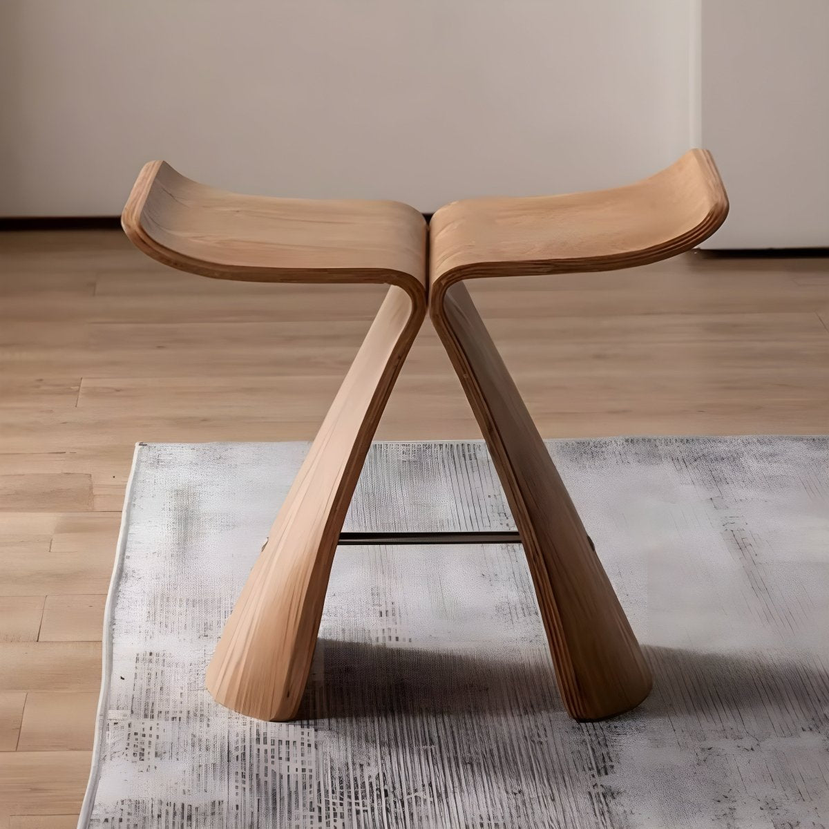 Naturholzbank | Elegante Sitzgelegenheit im Minimalstil