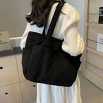 Elegant Shoulder Bag with Versatile Compartments