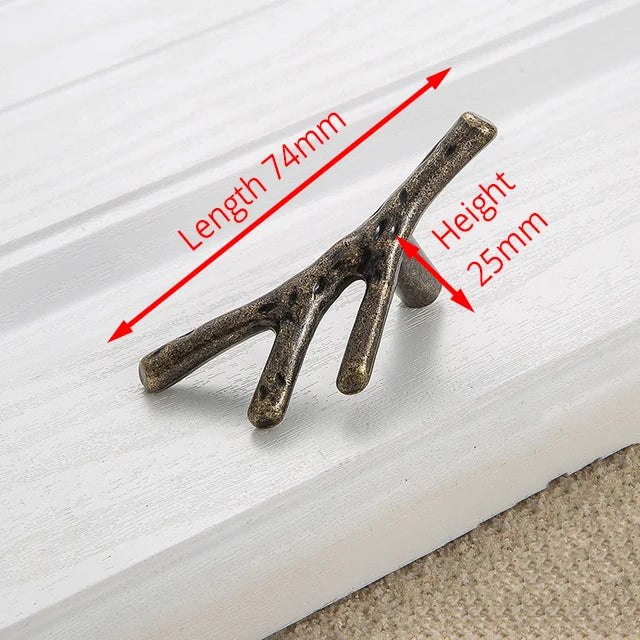 Ästhetische Möbelgriffe im Baumstamm-Design für jeden Raum