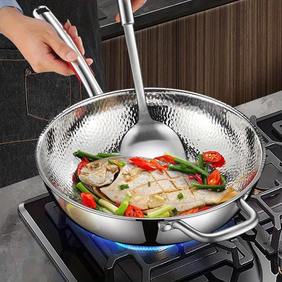 Round Bottom Wok in Uncoated Titanium for Induction Cooking