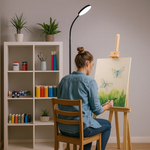 Moderne Stehlampe mit warmem Licht und elegantem Design